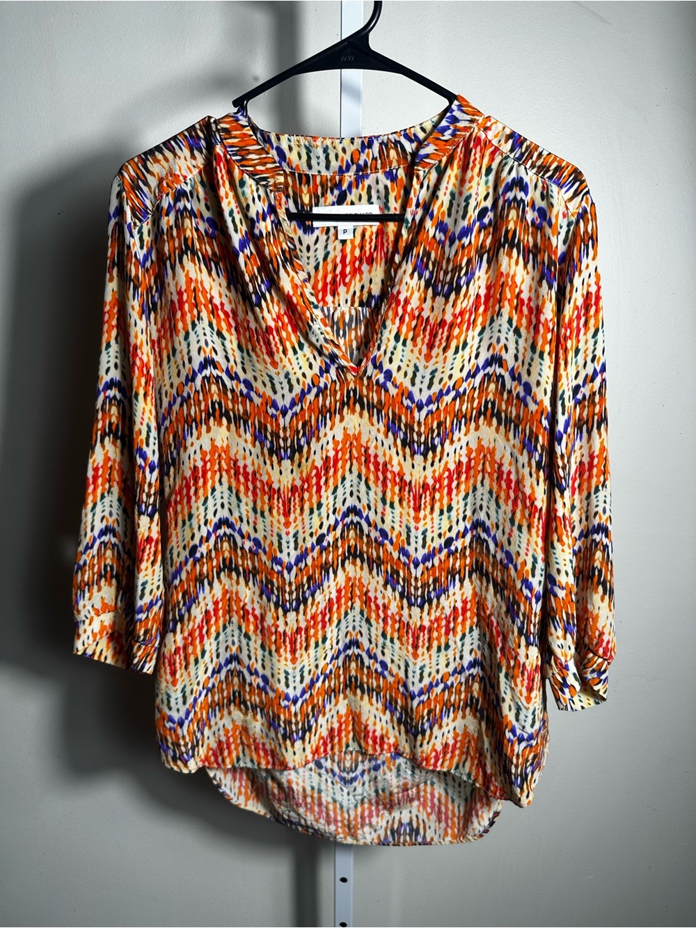 055. Amanda Uprichard Multicolor Chevron-Style V-Neck Blouse Orange, Blue, Cream